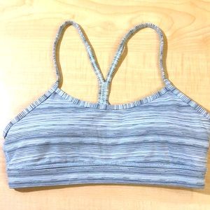 Lululemon sports bra in size 6